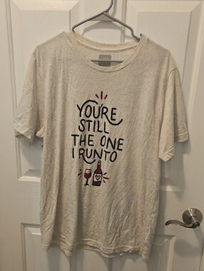 Heathered Cream Graphic Tee - "You're Still The One I Run To" Funny Wine Tee
